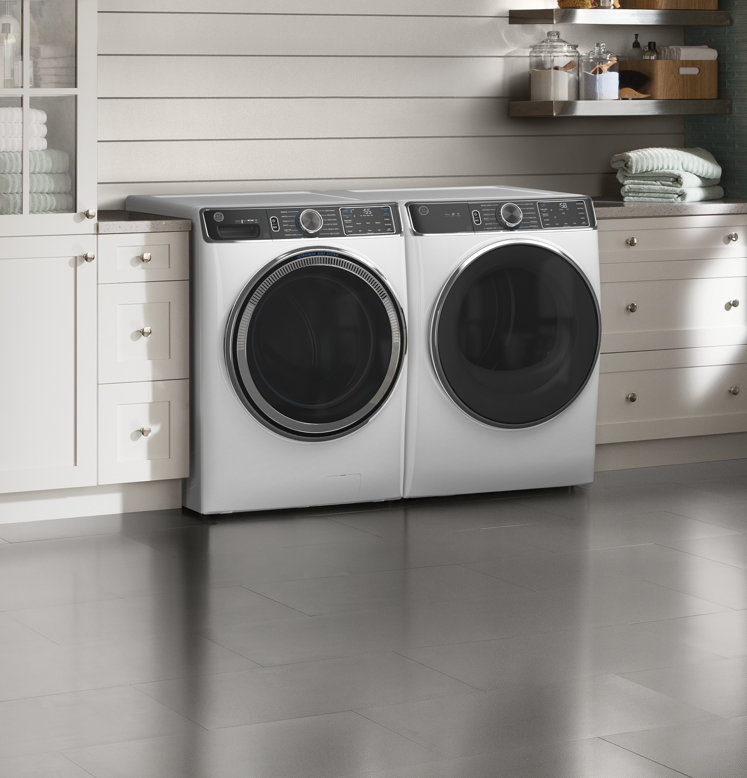 7.8 cu. ft. Capacity Smart Front Load Gas Dryer with Steam and Sanitize Cycle GFD85GSSNWW
