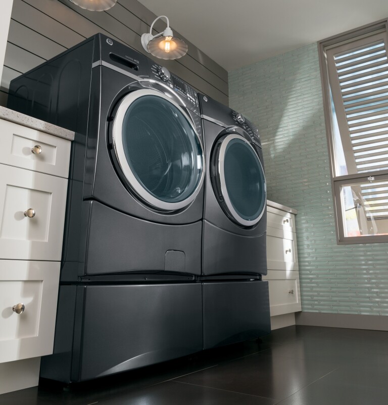 7.5 cu. ft. capacity frontload dryer with steam GFDS175EHDG, product image 10 of 15