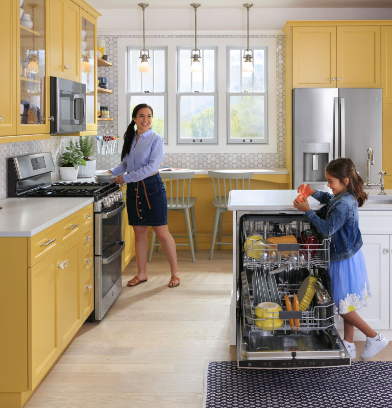 27.7 Cu. Ft. Fingerprint Resistant French-Door Refrigerator view 8