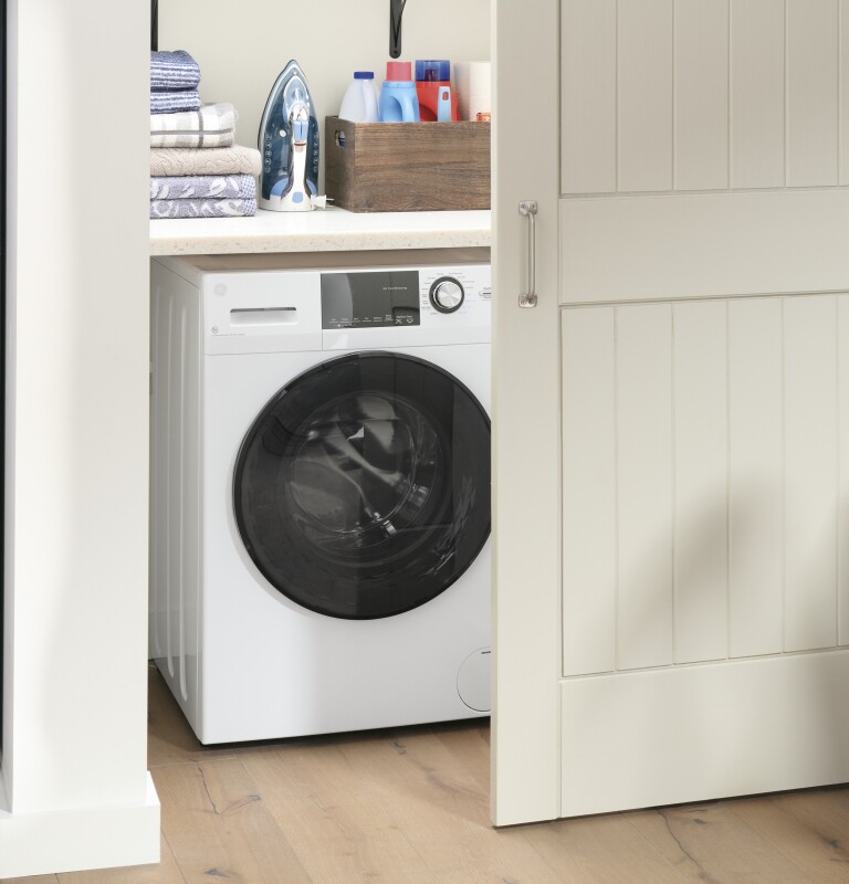 24" 2.4 cu. ft.Capacity Front Load Washer/Condenser Dryer Combo view 2
