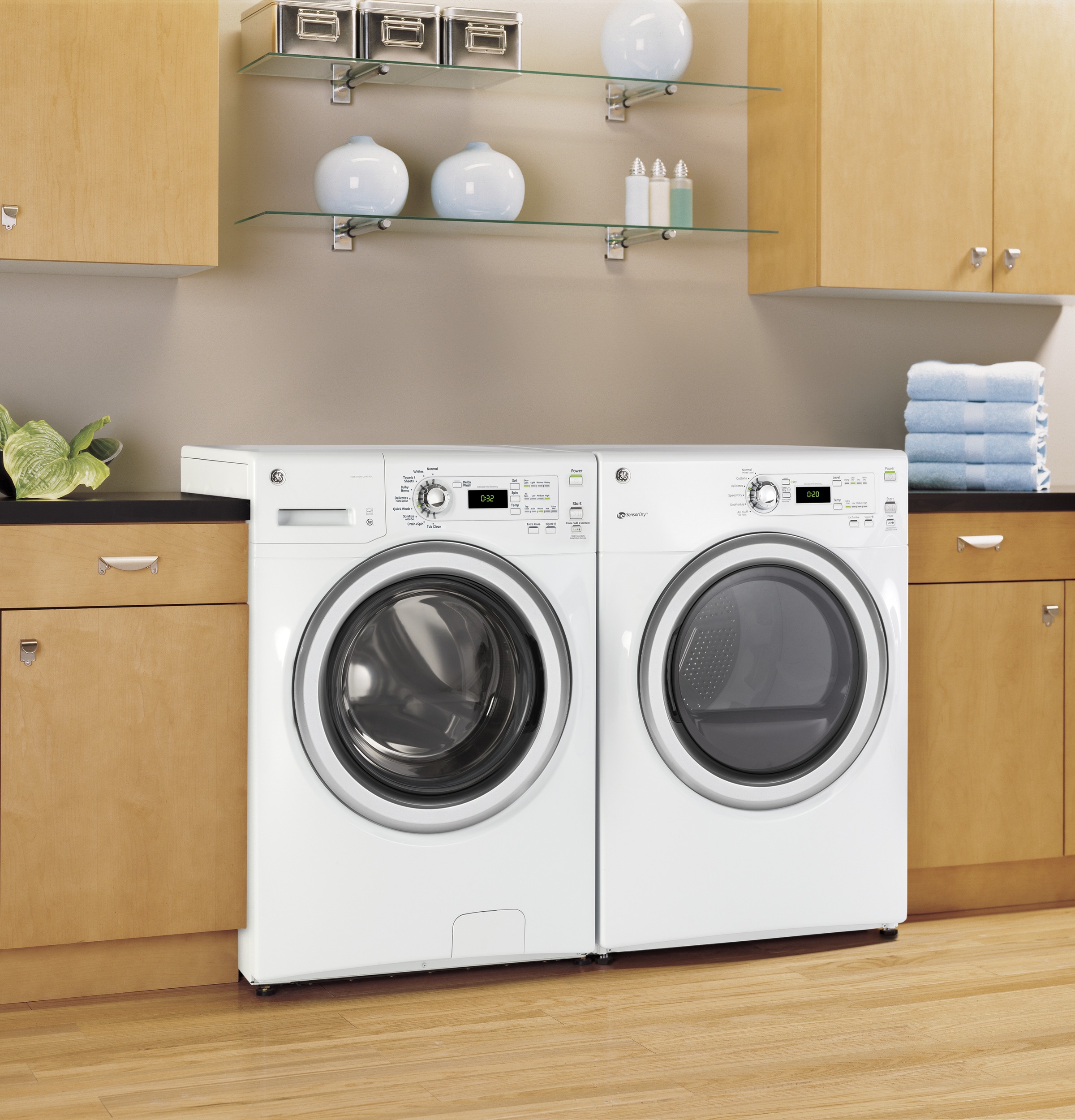 4.1 DOE Cu. Ft. Capacity Frontload Washer GFW400SCKWW, product image 8 of 11