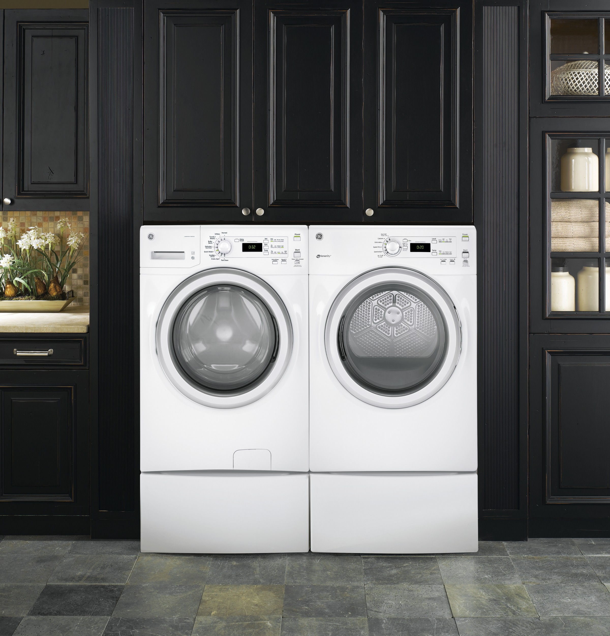 4.1 DOE Cu. Ft. Capacity Frontload Washer GFW400SCKWW, product image 9 of 11