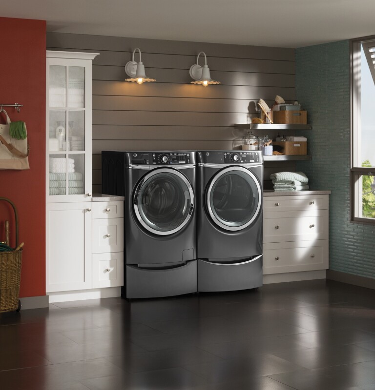 4.9 DOE cu. ft. Capacity Front Load Washer with Steam GFW480SPKDG