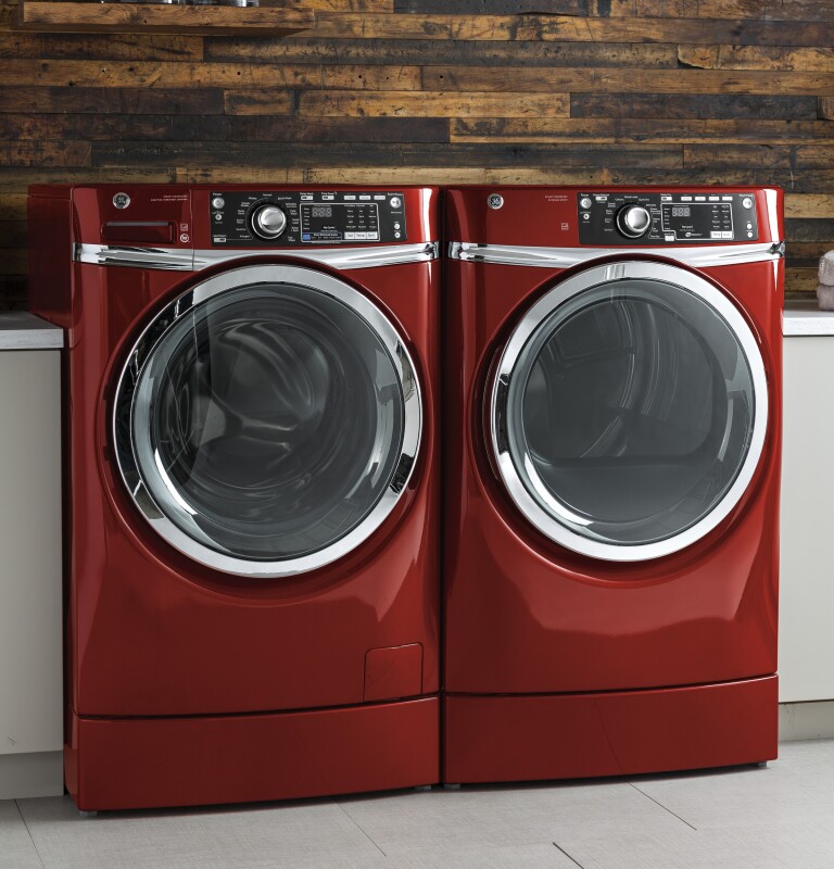 4.9 DOE cu. ft. Capacity RightHeight Front Load Washer with Steam GFW490RPKRR