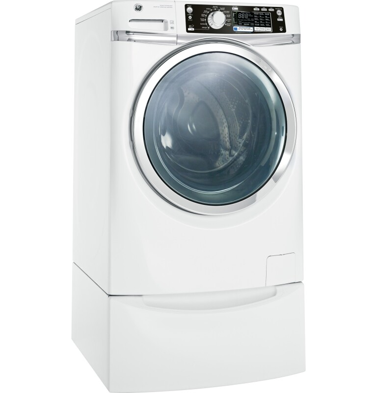 4.5 DOE cu. ft. capacity Front Load washer with steam GFWS2600FWW
