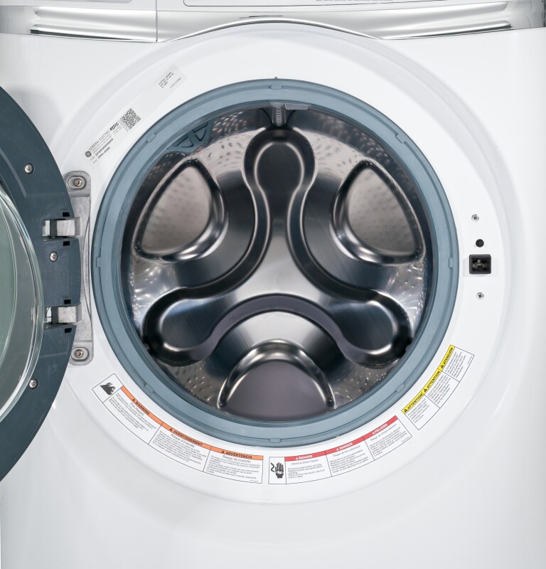 4.5 DOE cu. ft. capacity Front Load washer with steam GFWS2600FWW