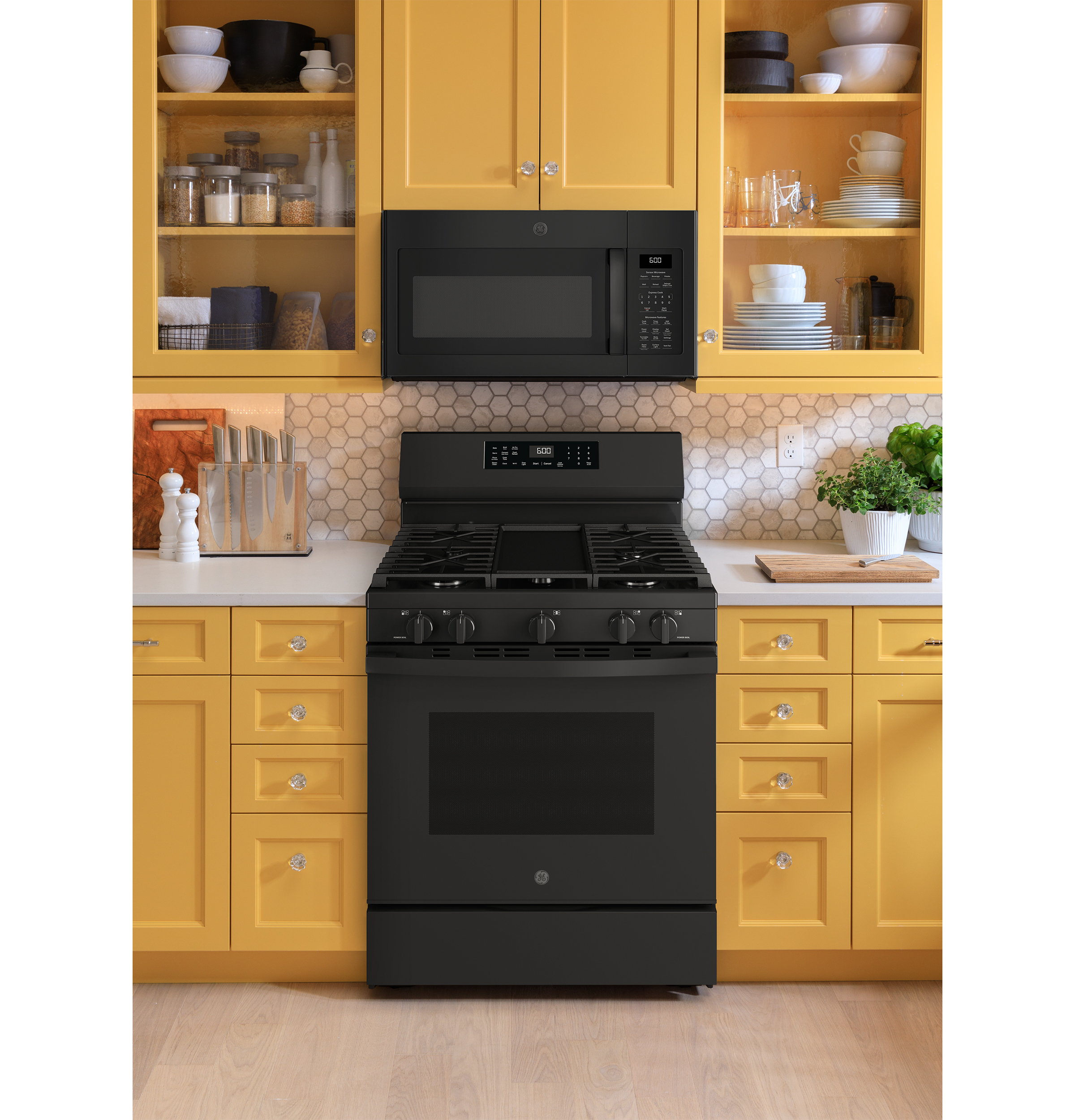 30" Free-Standing Gas Convection Range with No Preheat Air Fry and EasyWash Oven Tray view 24