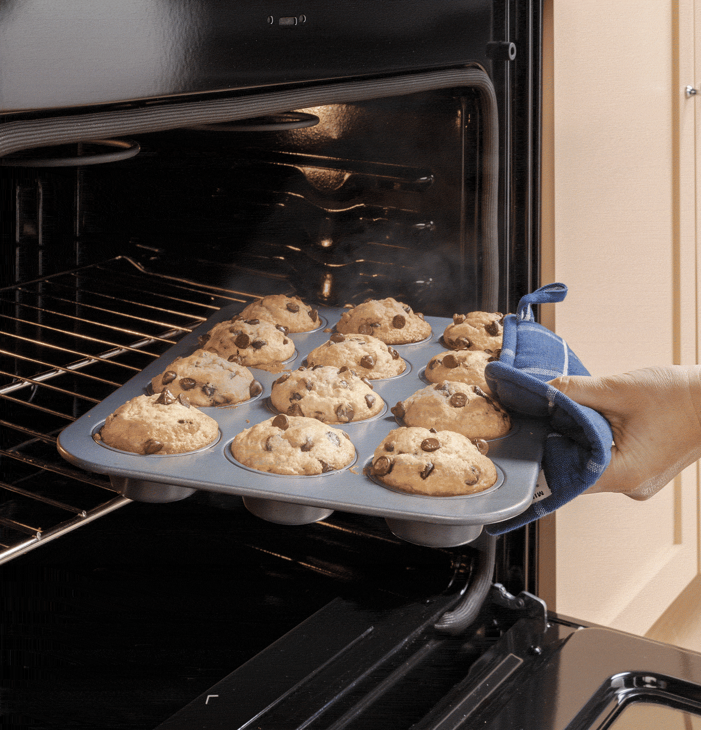 30" Free-Standing Gas Convection Range with No Preheat Air Fry and EasyWash Oven Tray view 12