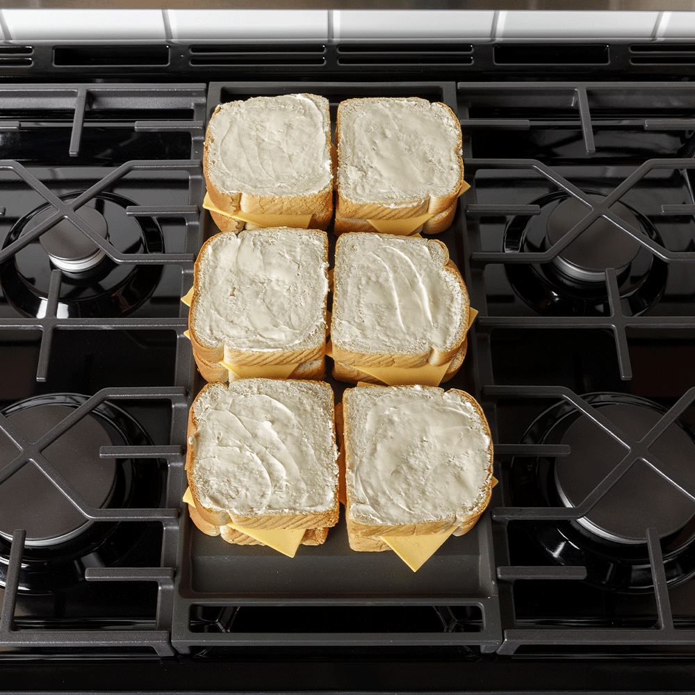 30" Free-Standing Gas Convection Range with No Preheat Air Fry and EasyWash Oven Tray view 11