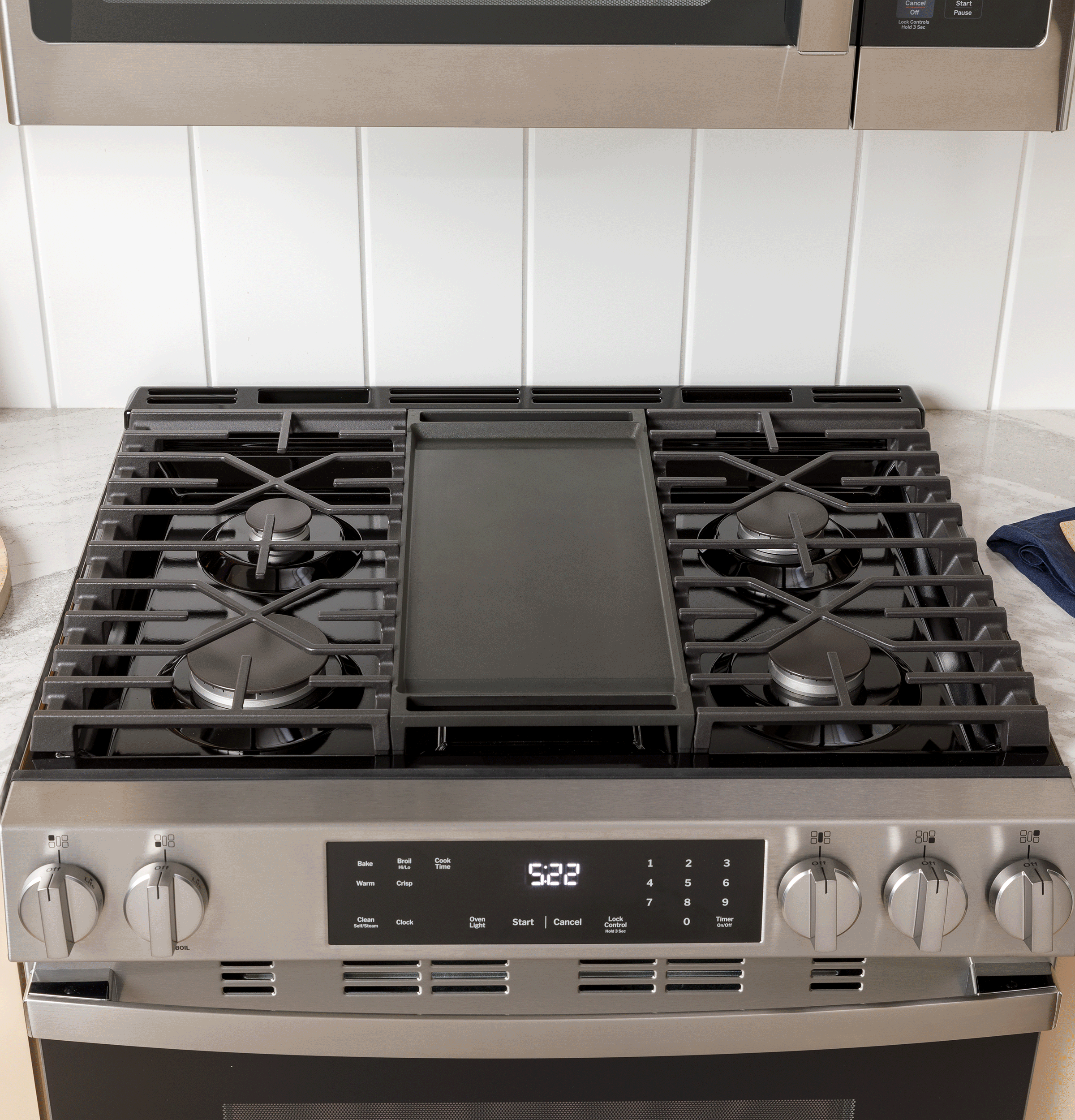 30" Free-Standing Gas Convection Range with No Preheat Air Fry and EasyWash Oven Tray view 13