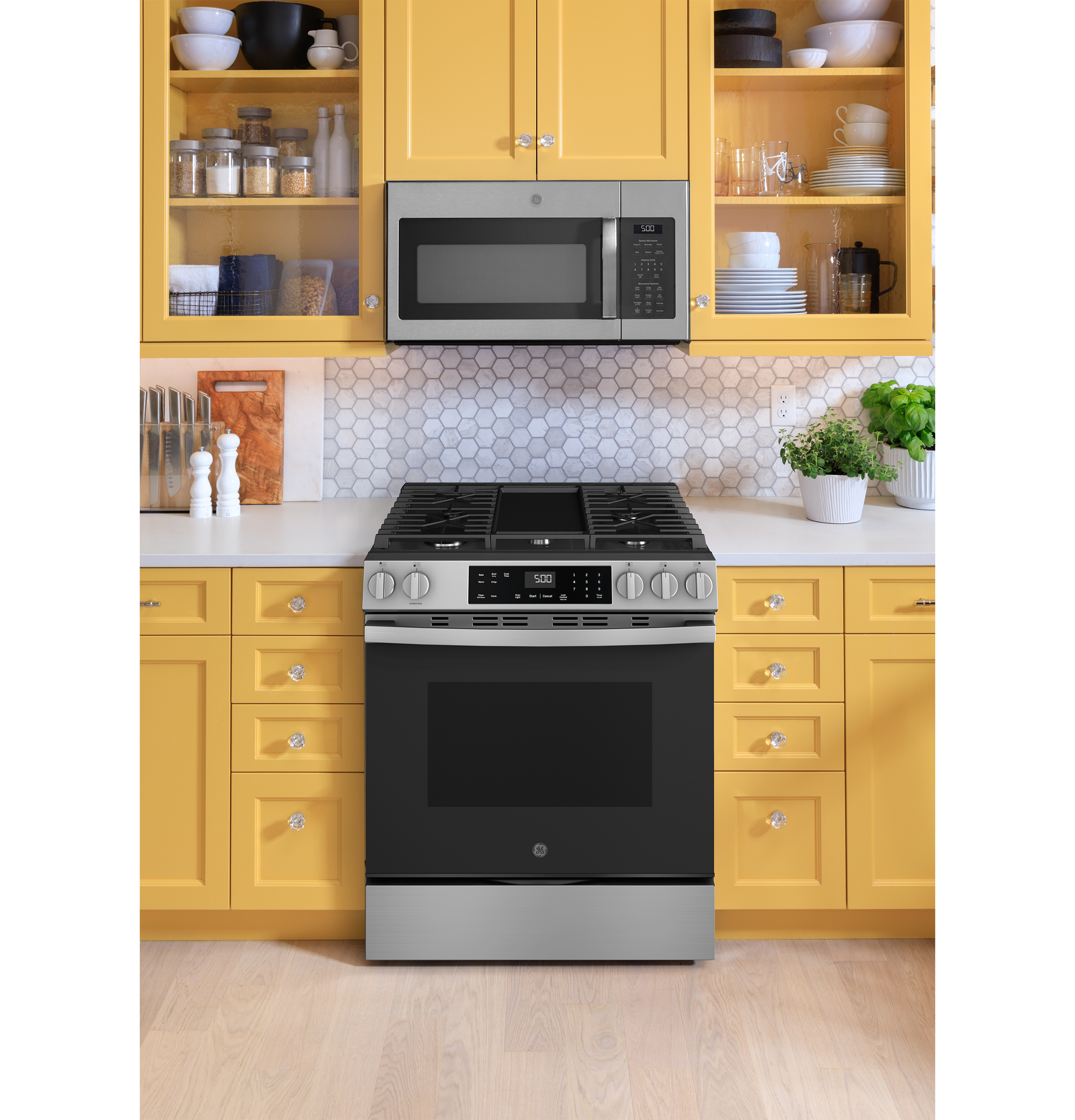 30" Slide-In Front-Control Gas Range with Crisp Mode view 19