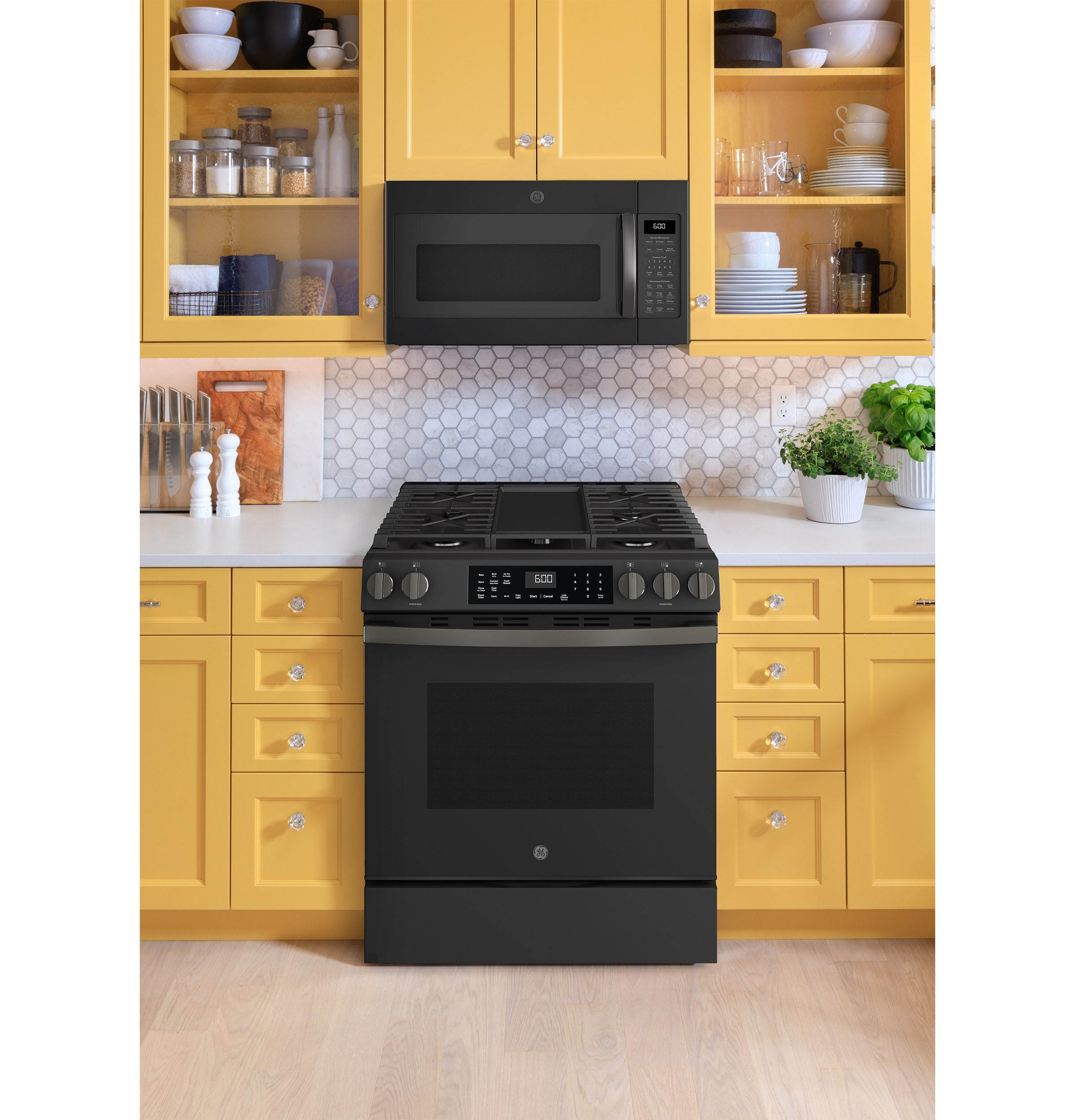 30" Slide-In Front-Control Convection Gas Range with No Preheat Air Fry and EasyWash Oven Tray view 24