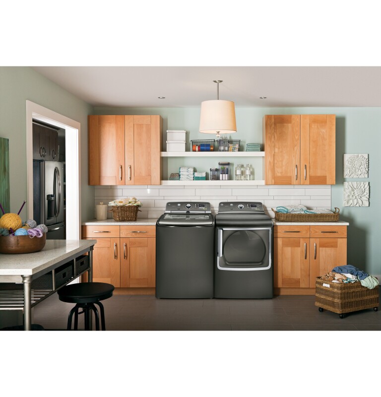 Adora 7.8 cu. ft. stainless steel capacity gas dryer with steam GHDS835GDMC