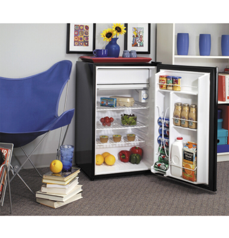 Spacemaker Compact Refrigerator GMR04BANBB, product image 4 of 4