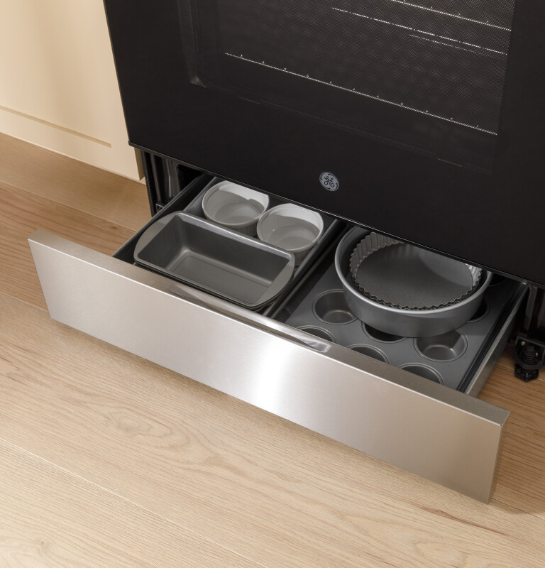 30" Free-Standing Electric Range view 13