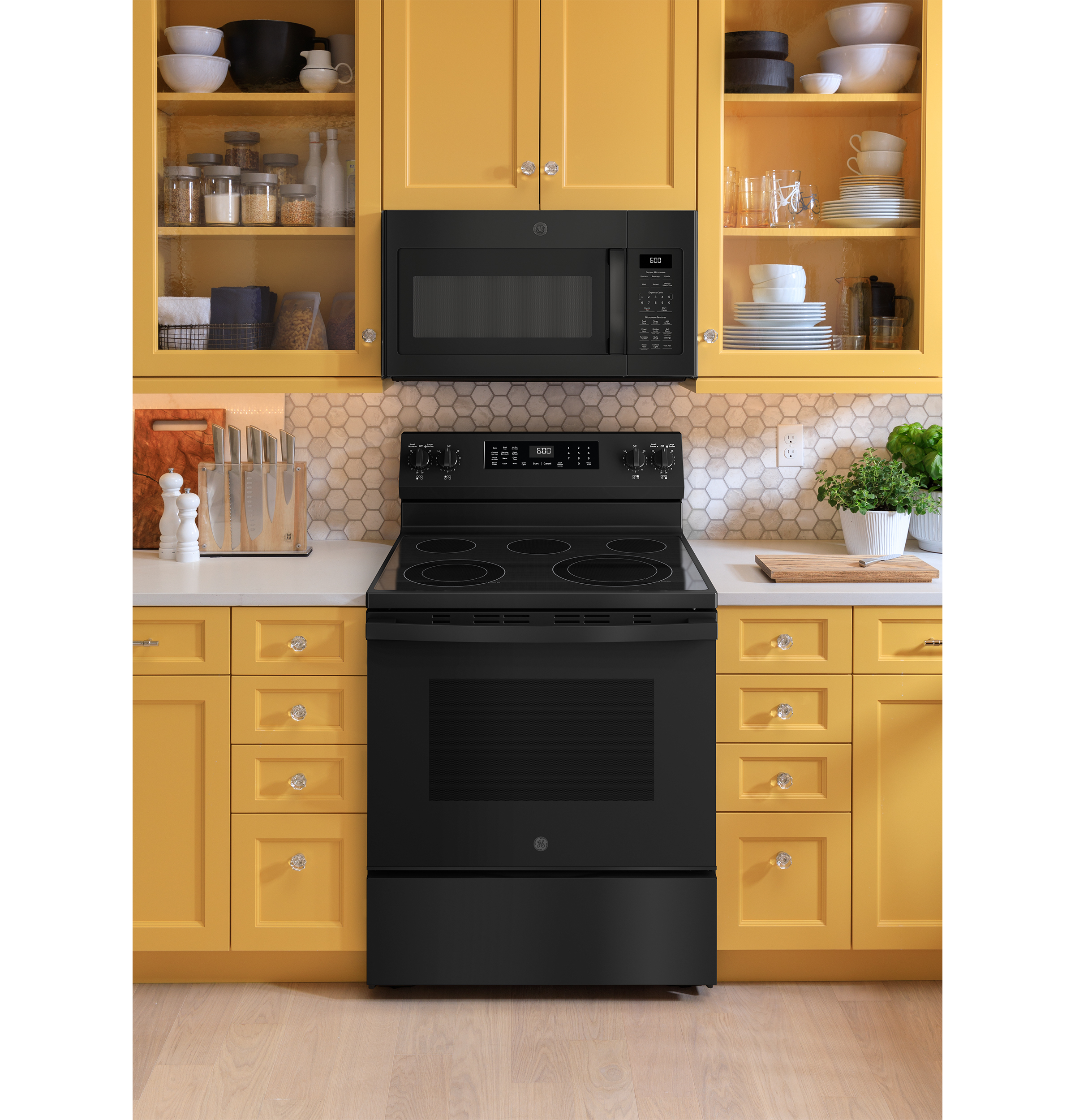 30" Free-Standing Electric Convection Range with No Preheat Air Fry and EasyWash Oven Tray view 24