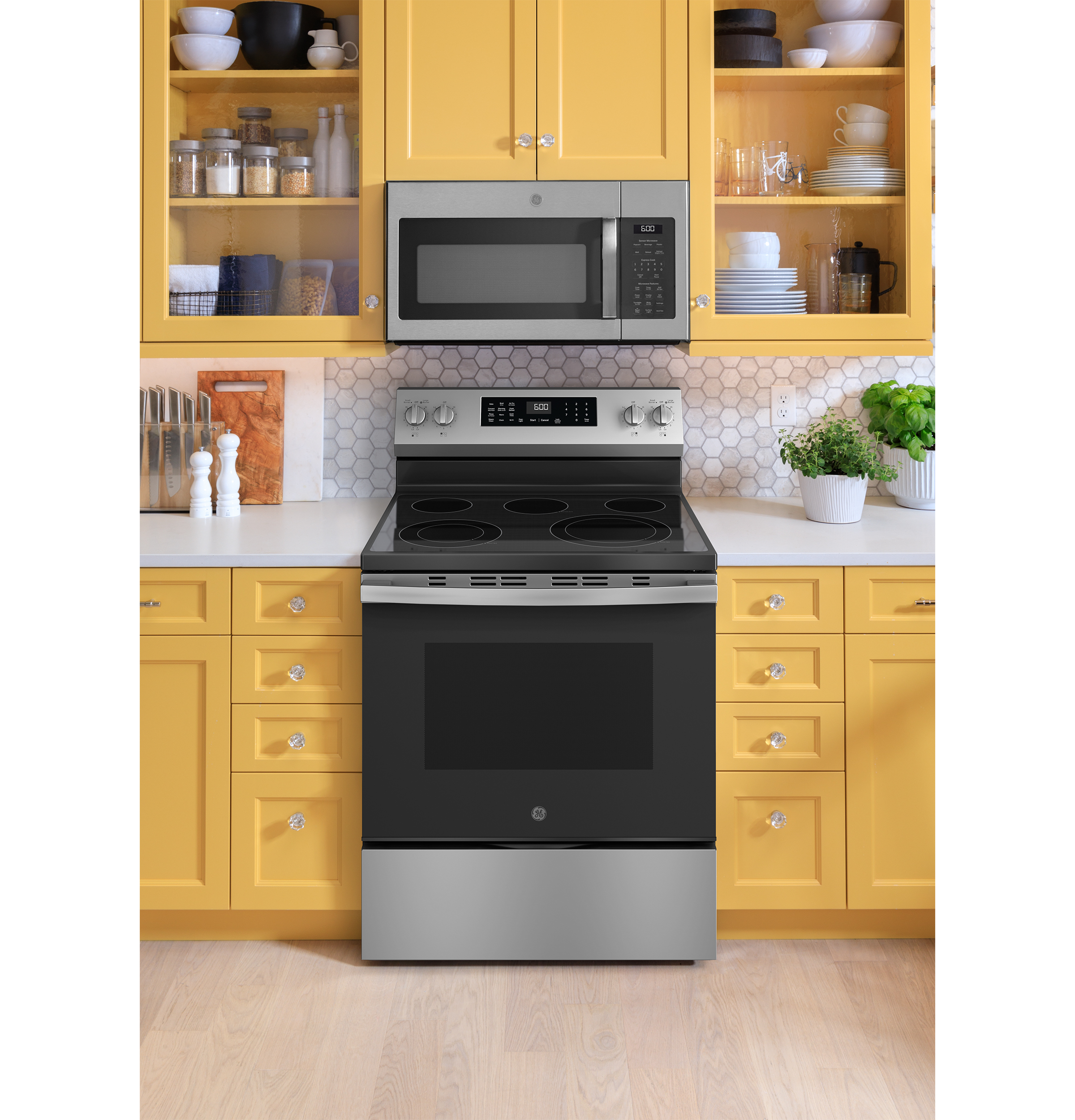 30" Free-Standing Electric Convection Range with No Preheat Air Fry and EasyWash Oven Tray view 24