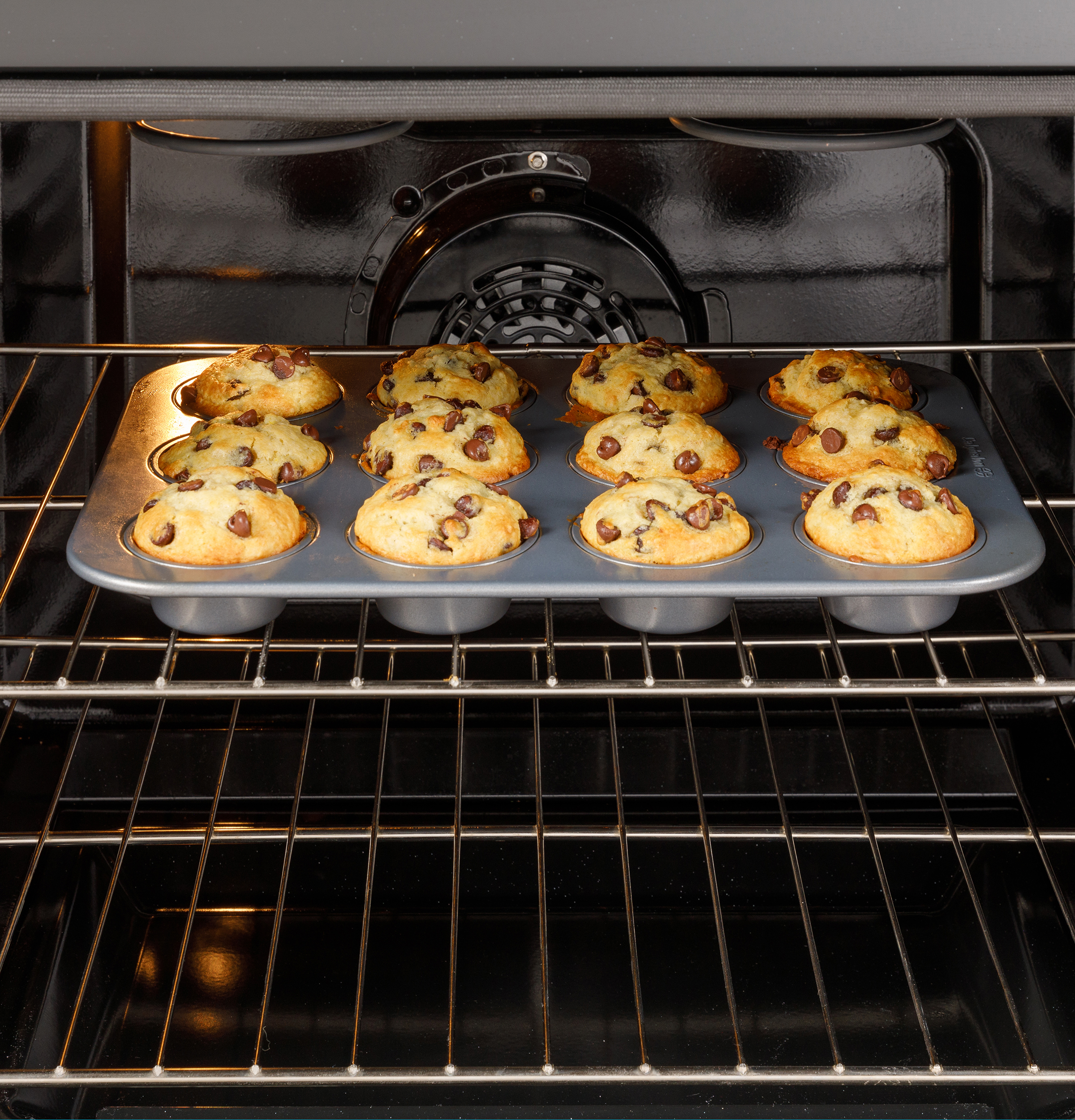 30" Free-Standing Electric Convection Range with No Preheat Air Fry and EasyWash Oven Tray view 6