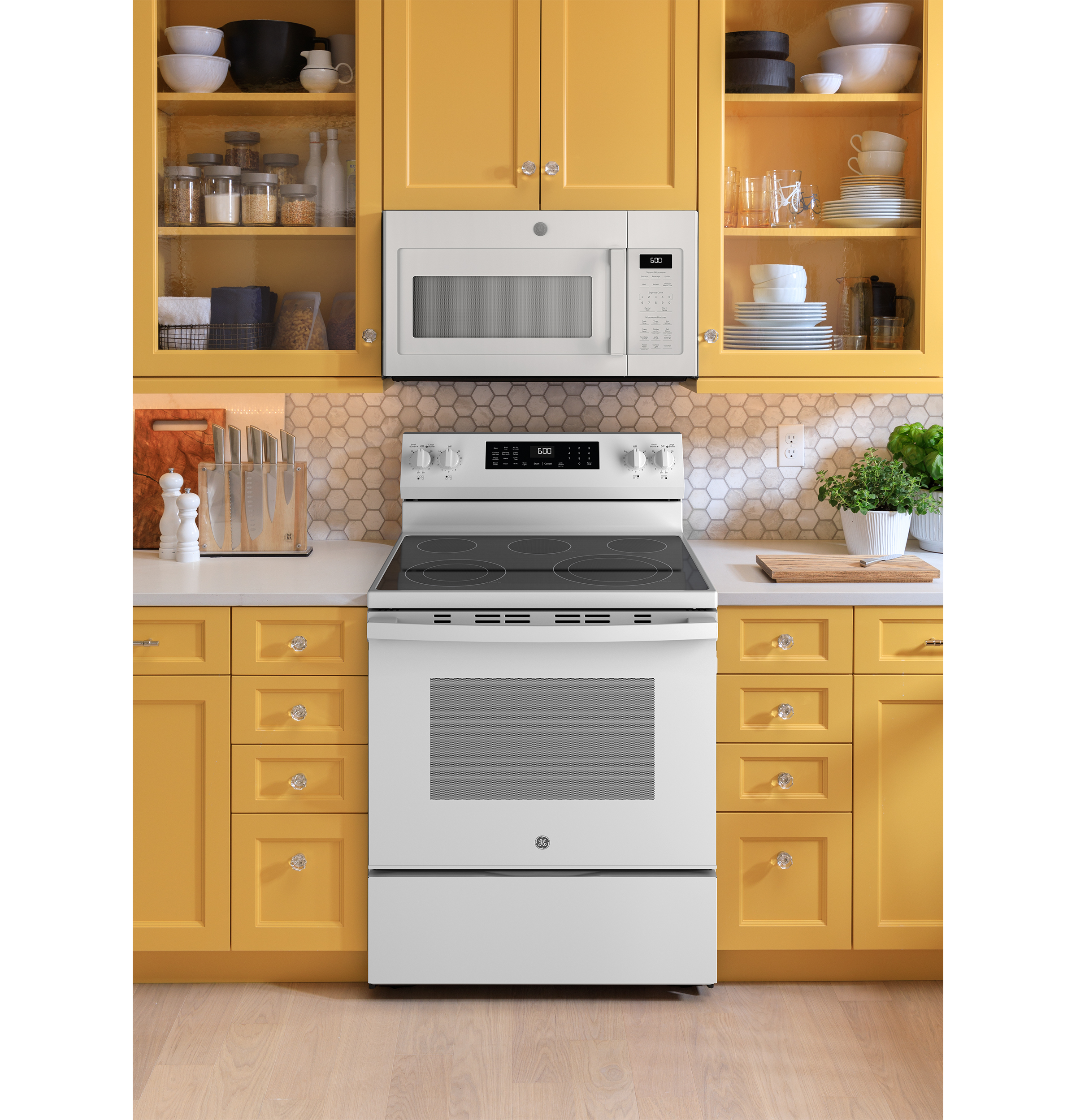 30" Free-Standing Electric Convection Range with No Preheat Air Fry and EasyWash Oven Tray view 24