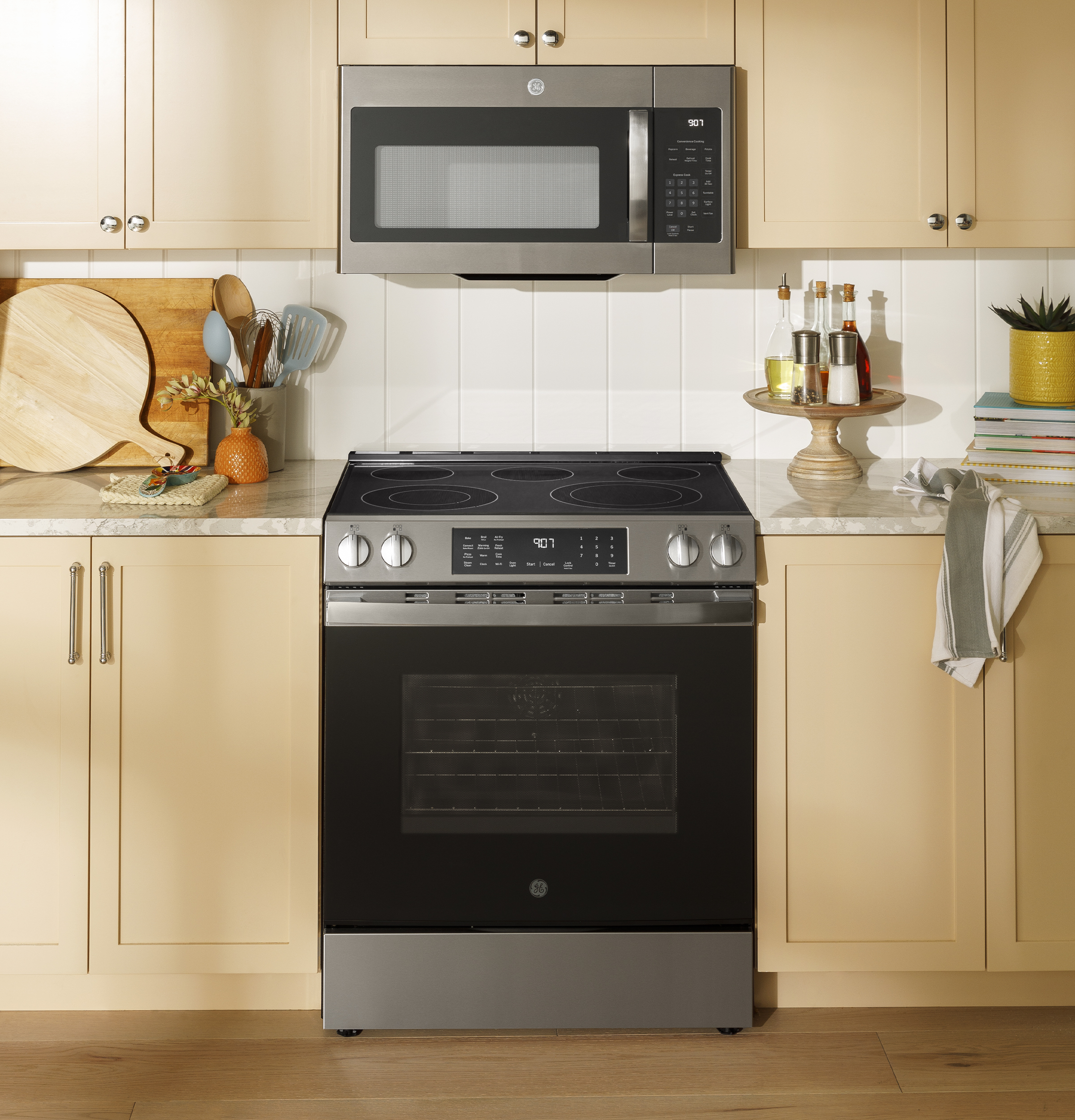 30" Slide-In Electric Convection Range with No Preheat Air Fry and EasyWash Oven Tray view 26