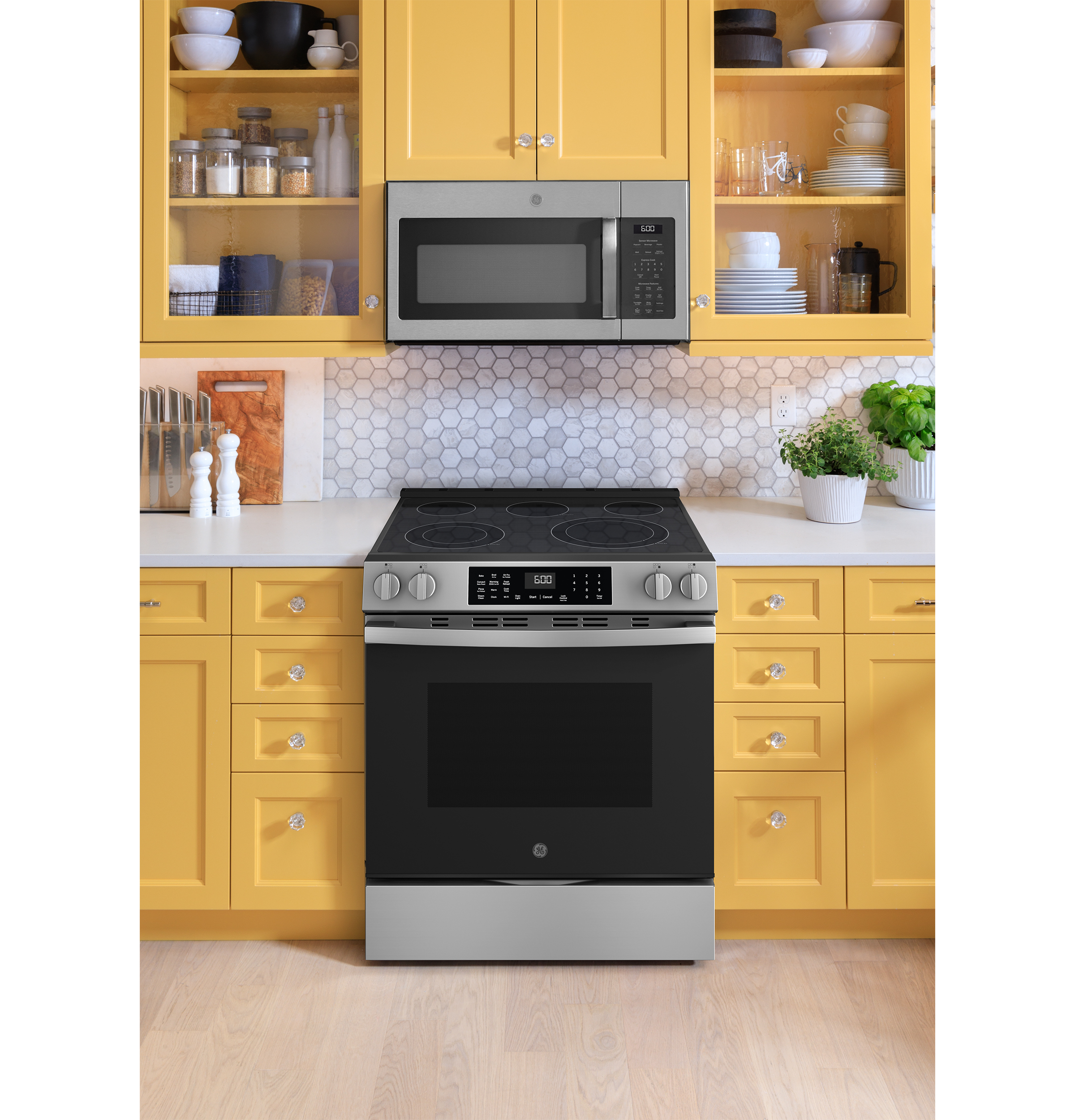 30" Slide-In Electric Convection Range with No Preheat Air Fry and EasyWash Oven Tray view 15