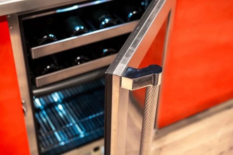 24" Outdoor Dual Zone Refrigerator w Wine, Glass Door with Lock GRWGL24