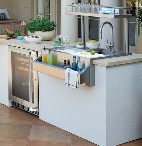 24" Outdoor Dual Zone Refrigerator with Wine Storage (UV-Coated Glass Door) GRWGR24TQ