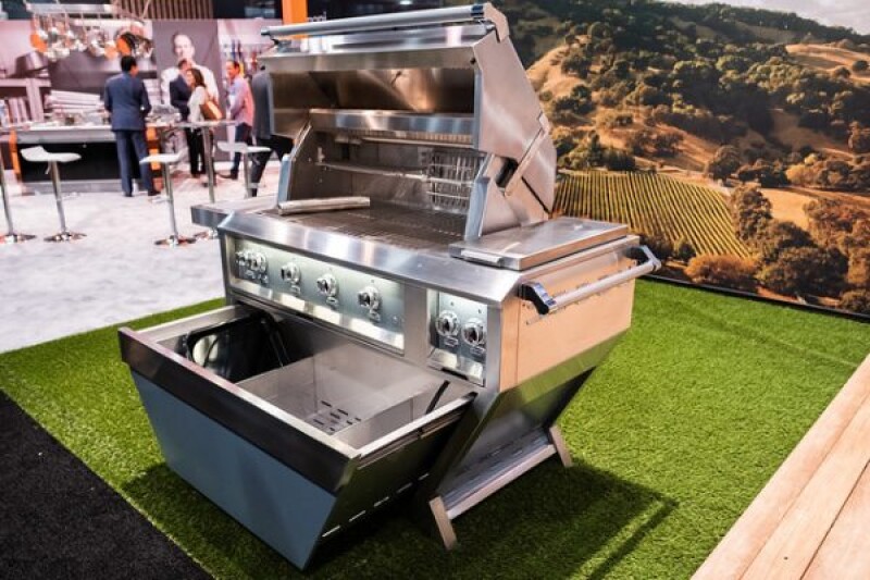 42" Outdoor Deluxe Grill with Double Side Burner, Sear Burners GSBR42CX2LPBK, product image 3 of 3