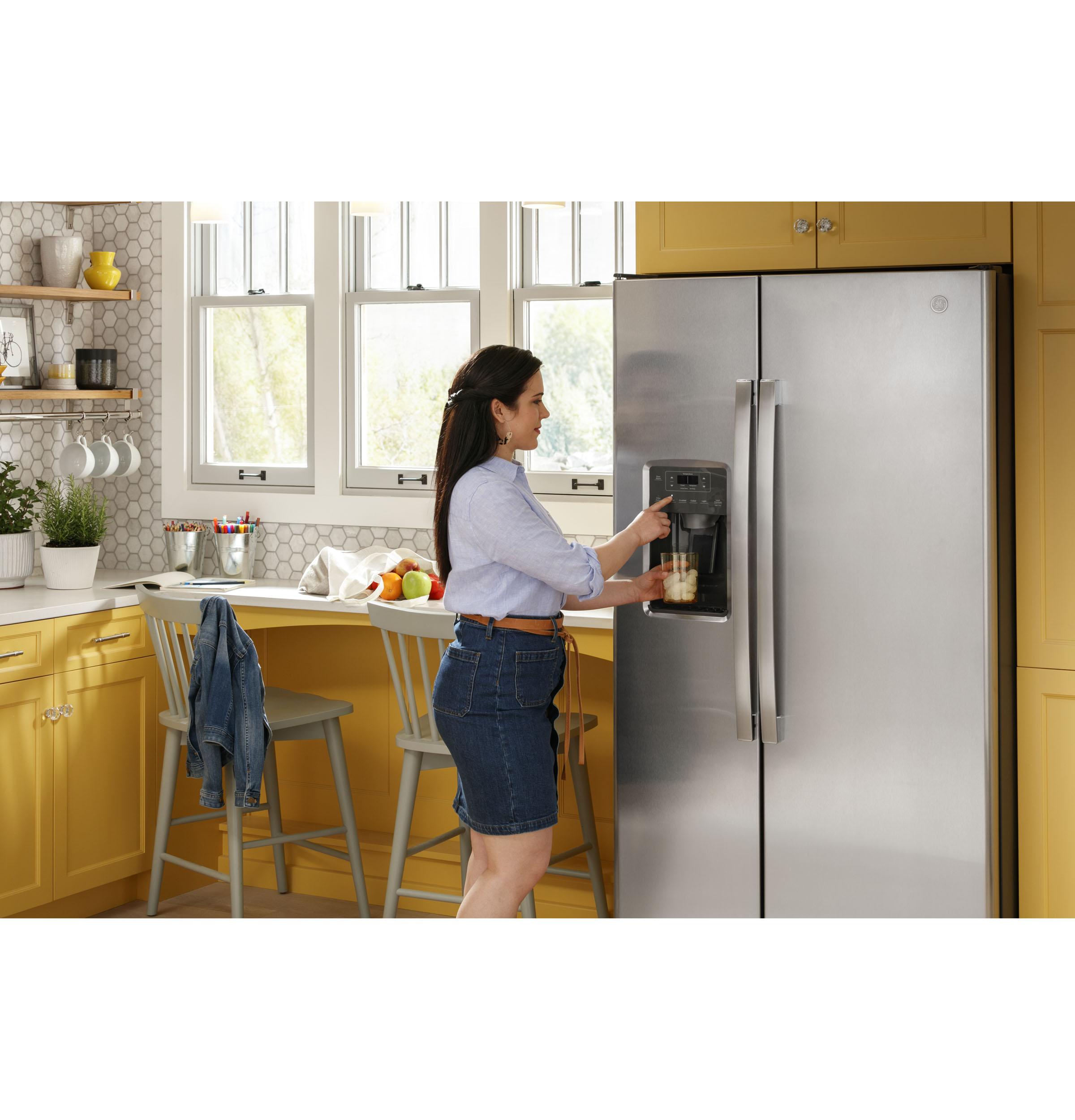23.0 Cu. Ft. Side-By-Side Refrigerator view 11
