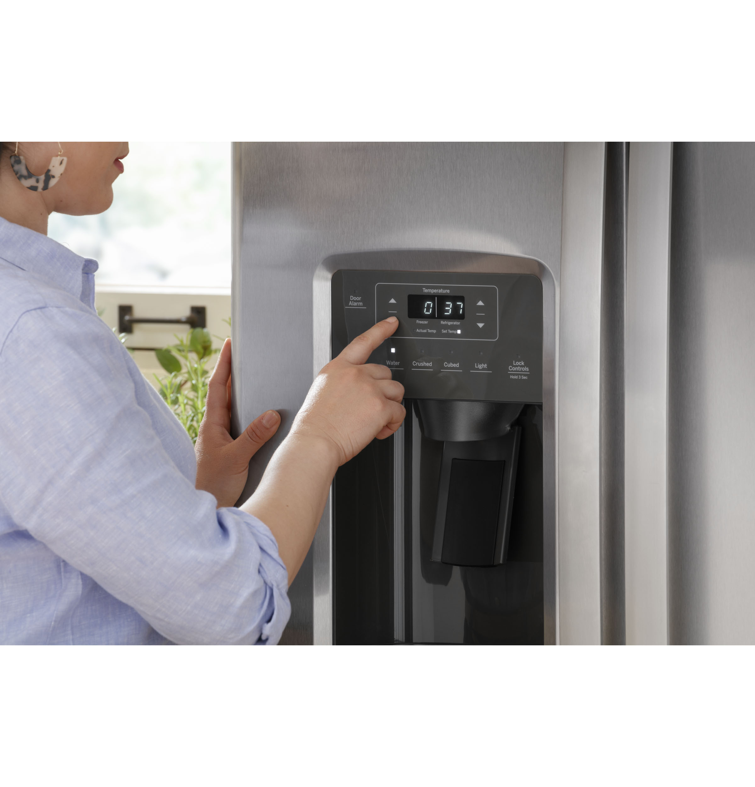 Ge® Energy Star® 25.3 Cu. Ft. Side-by-side Refrigerator GSE25GGPBB