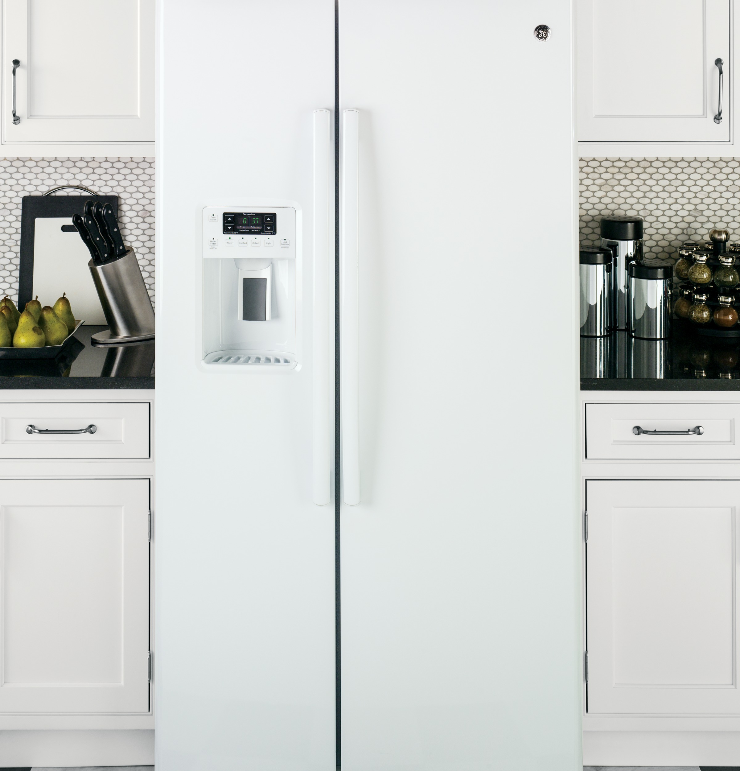 25.9 Cu. Ft. Side-By-Side Refrigerator GSE26GGEWW