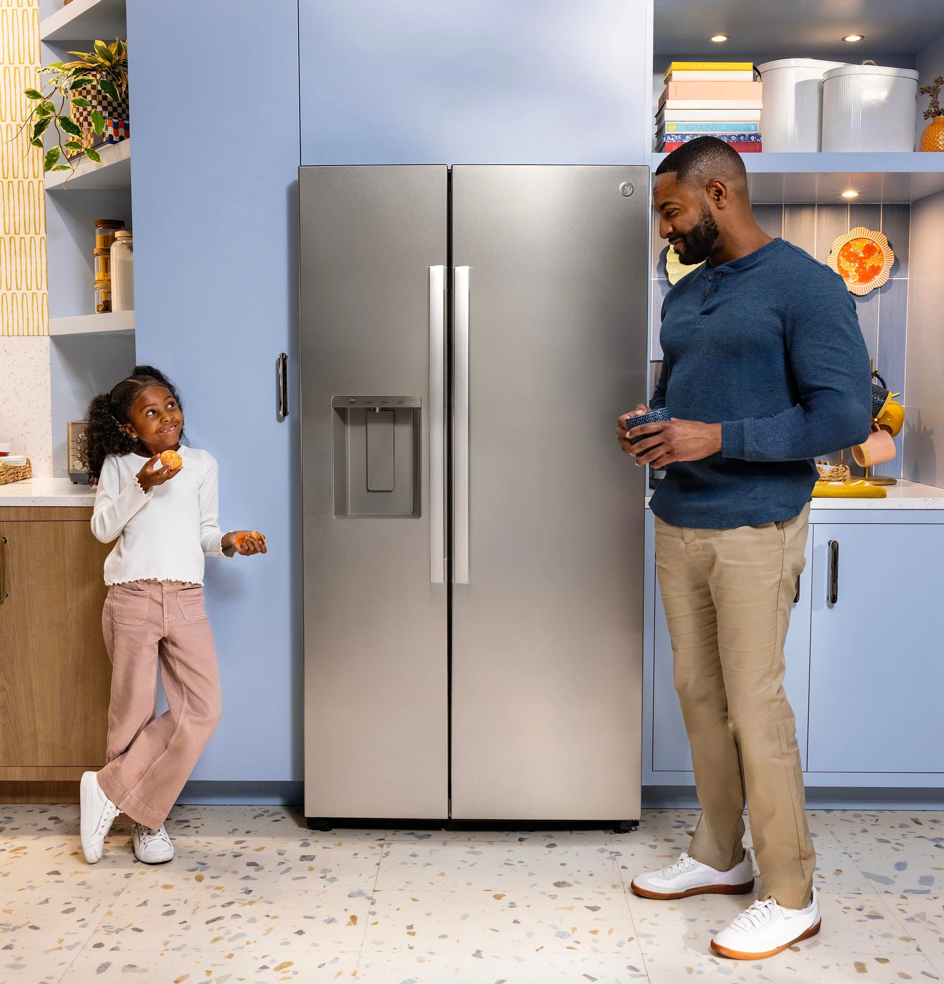 27.9 Cu. Ft. Side-By-Side Refrigerator with Extra Tall Dispenser and In-Door Icemaker GSE28NYYFS