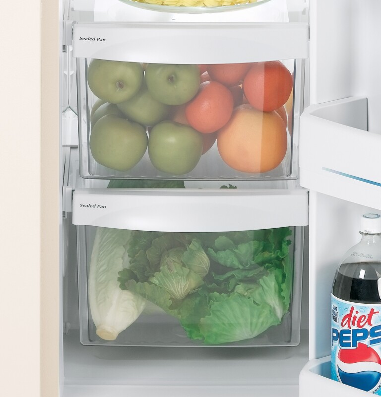 20.0 Cu. Ft. Side-By-Side Refrigerator GSS20GEWCC, product image 7 of 11