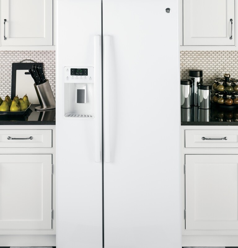 23.2 Cu. Ft. Side-By-Side Refrigerator GSS23HGHWW
