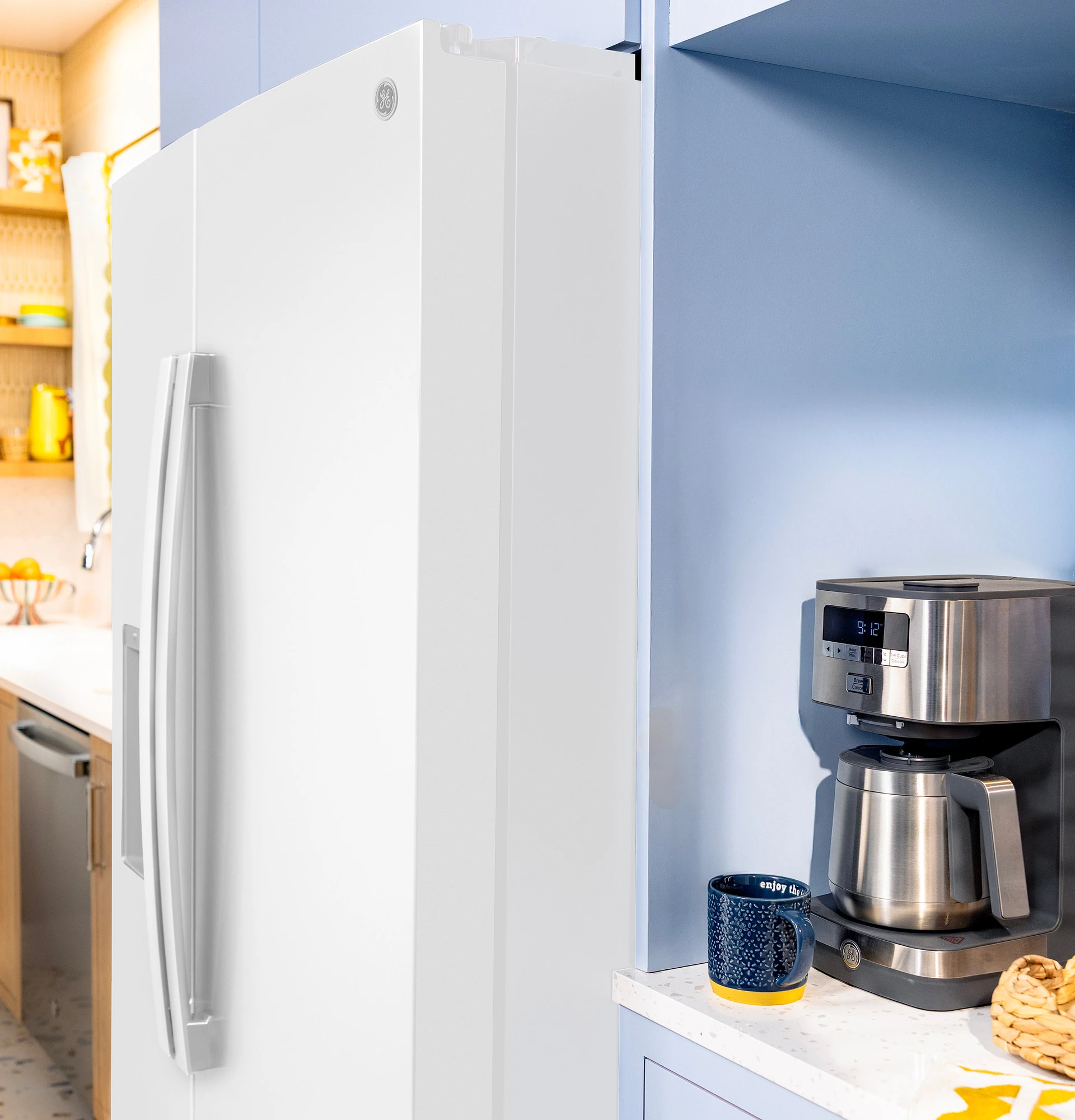 27.9 Cu. Ft. Side-By-Side Refrigerator with Extra Tall Dispenser and In-Door Icemaker GSS28NGYWW