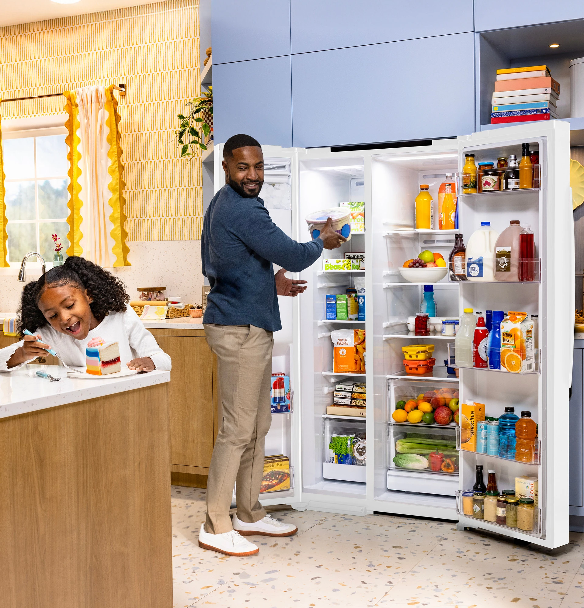 27.9 Cu. Ft. Side-By-Side Refrigerator with Extra Tall Dispenser and In-Door Icemaker GSS28NGYWW