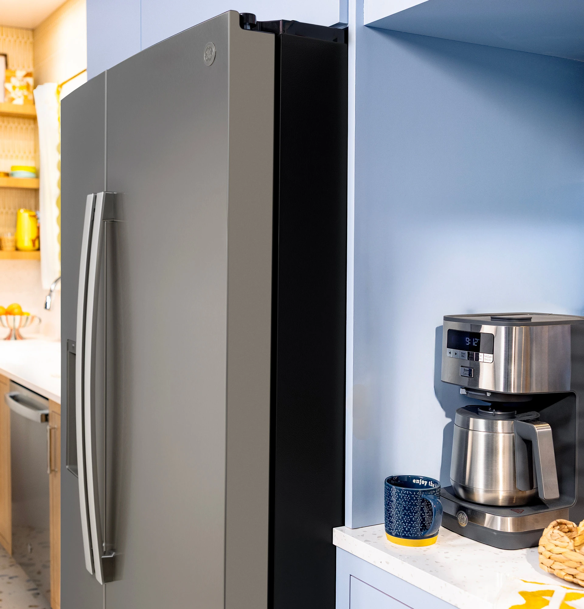 27.9 Cu. Ft. Side-By-Side Refrigerator with Extra Tall Dispenser and In-Door Icemaker GSS28NMYES