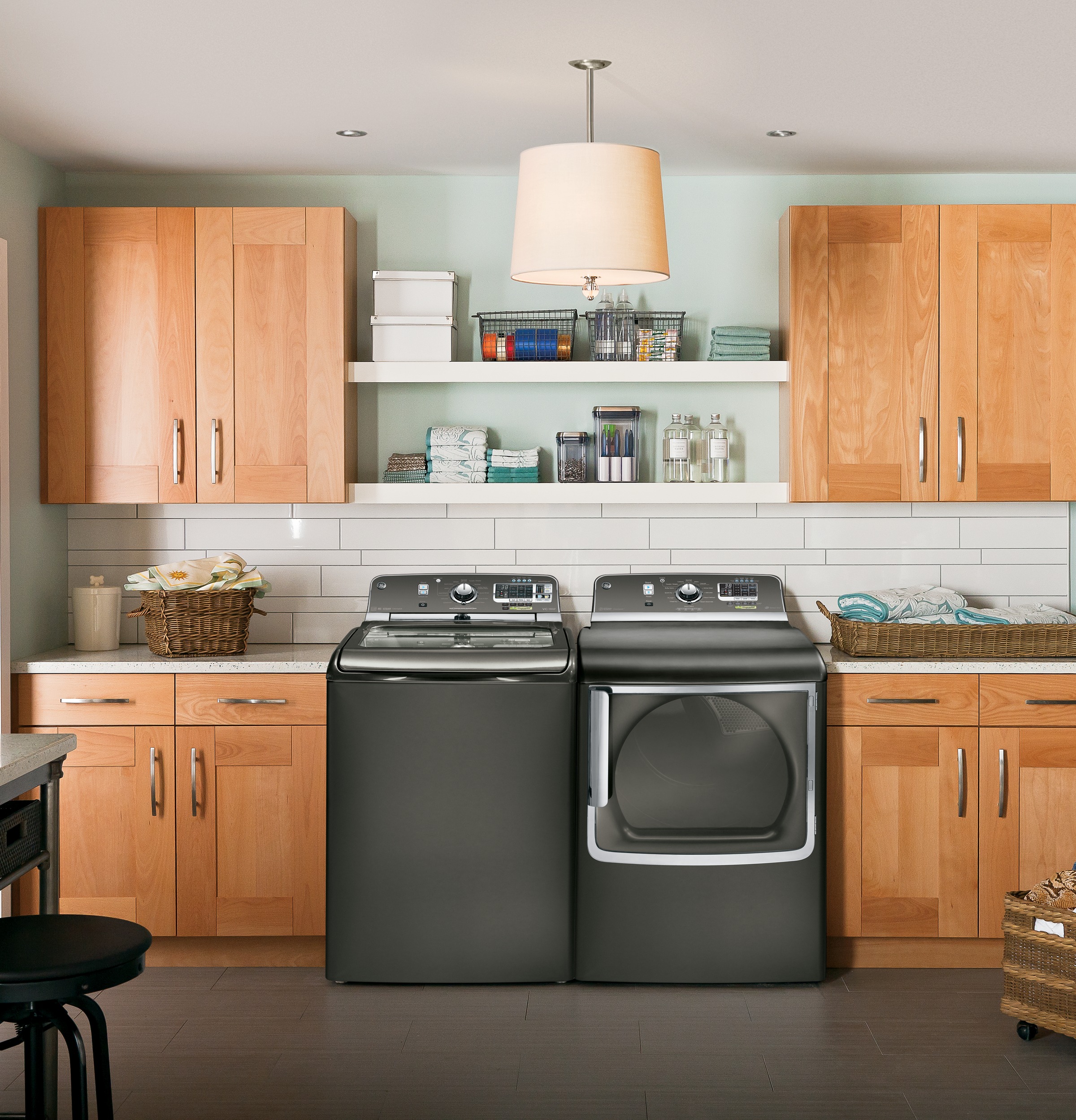 7.8 cu. ft. capacity gas dryer with stainless steel drum and steam GTDS855GDMC