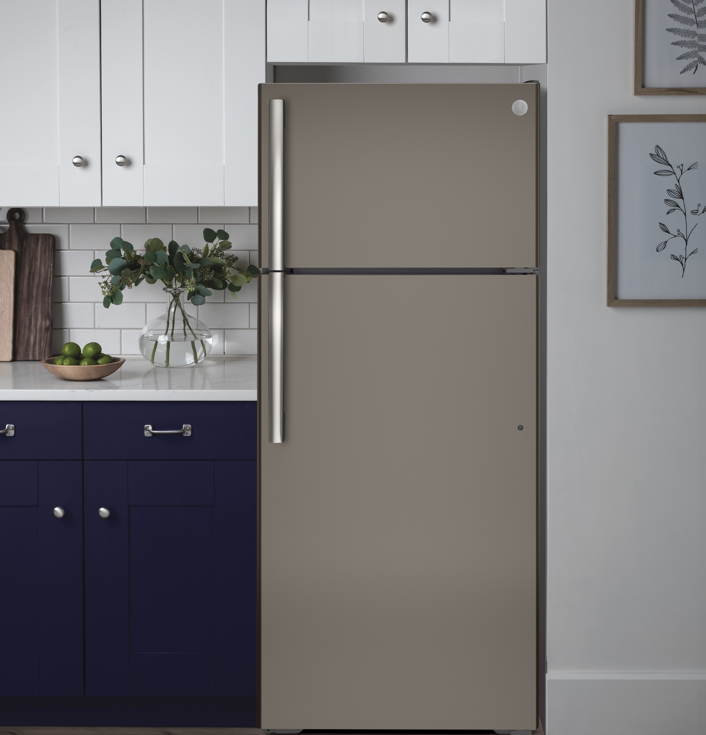 17.5 Cu. Ft. Top-Freezer Refrigerator view 6