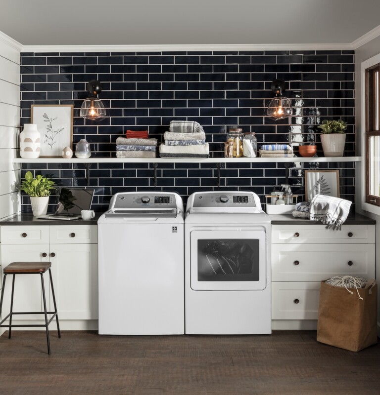 GE® ENERGY STAR® 4.8 cu. ft. Capacity Washer with Sanitize w/Oxi and FlexDispense® GTW720BSNWS