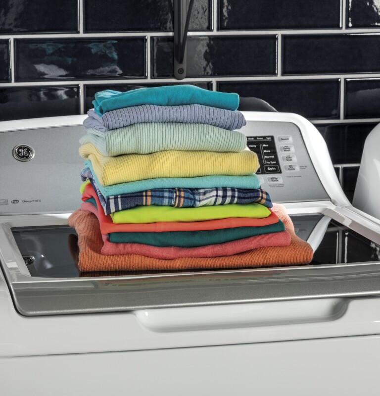 5.0 cu. ft. Capacity Smart Washer with Sanitize w/Oxi and SmartDispense GTW845CSNWS