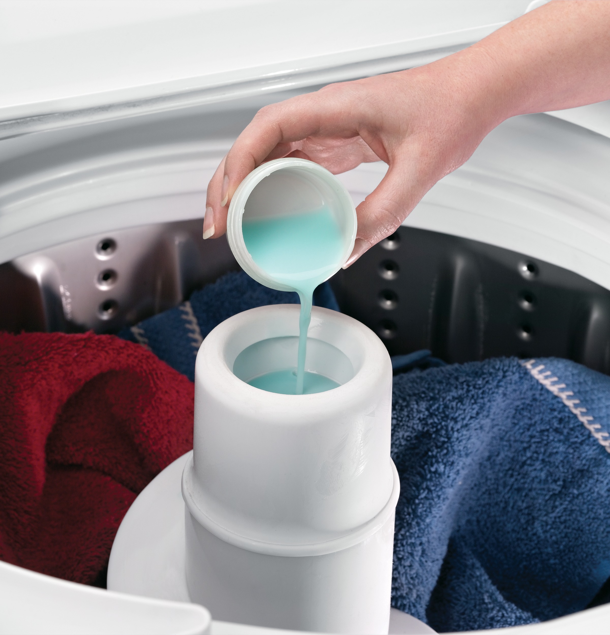 3.8 DOE cu. ft. washer with stainless steel basket GTWN5650FWS