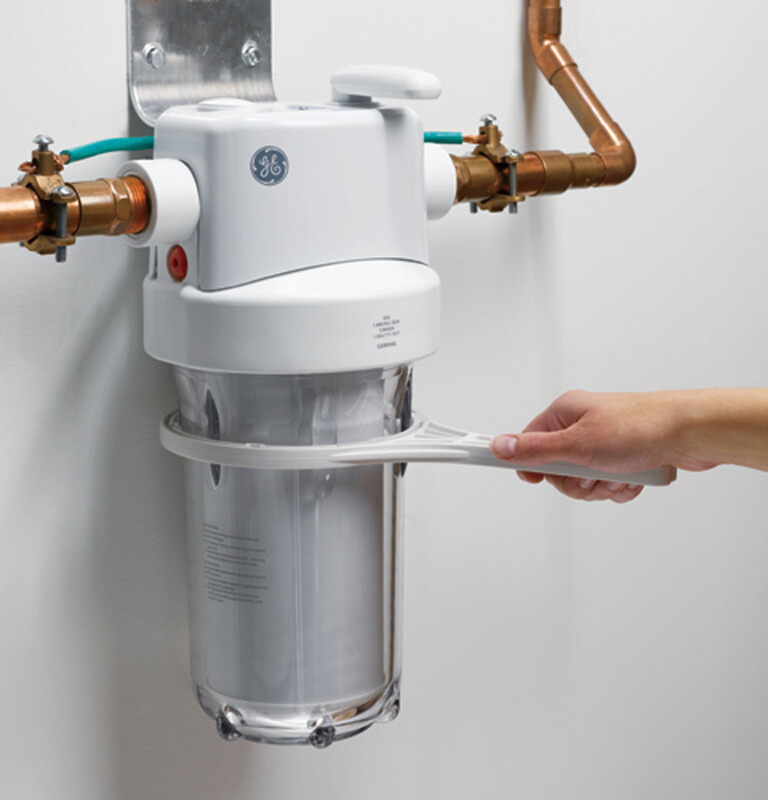 GE WHOLE HOUSE WATER FILTRATION SYSTEM White GXWH40L Picture 1