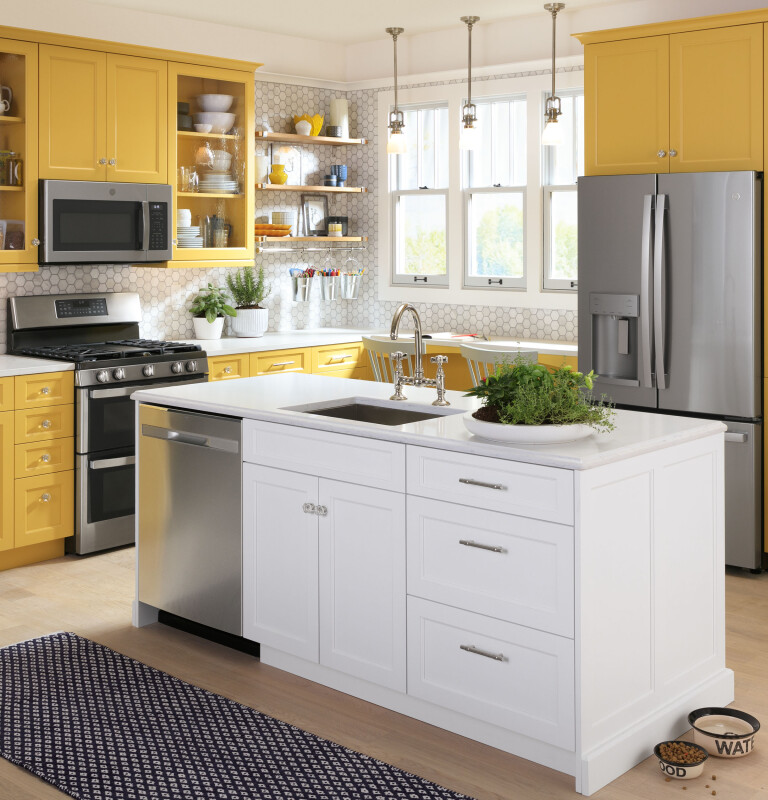 22.1 Cu. Ft. Counter-Depth Fingerprint Resistant French-Door Refrigerator view 7