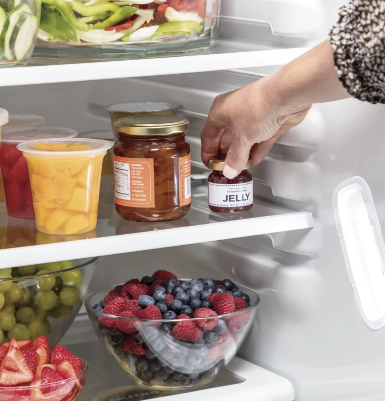 21.8 Cu. Ft. Counter-Depth Fingerprint Resistant Side-By-Side Refrigerator GZS22IYNFS