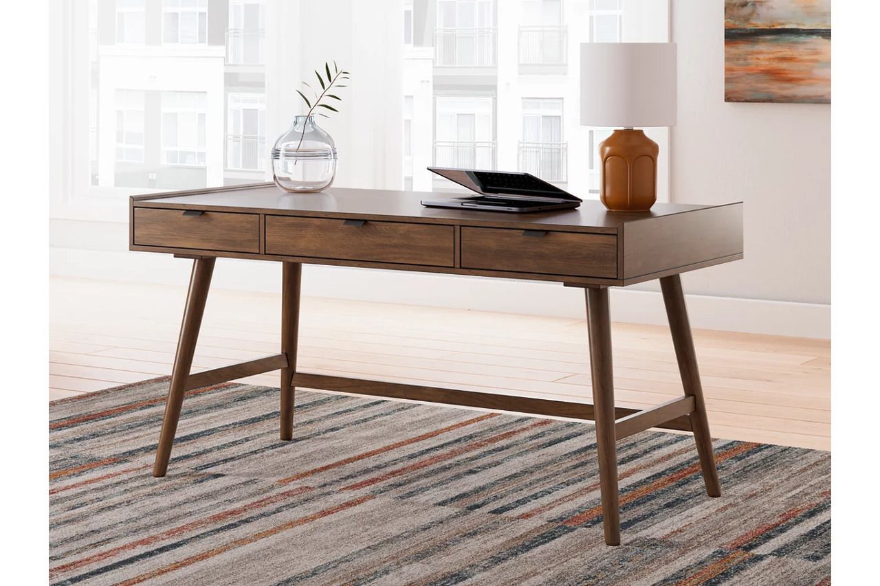 Lyncott 60 Inch Home Office Desk In Brown H61544