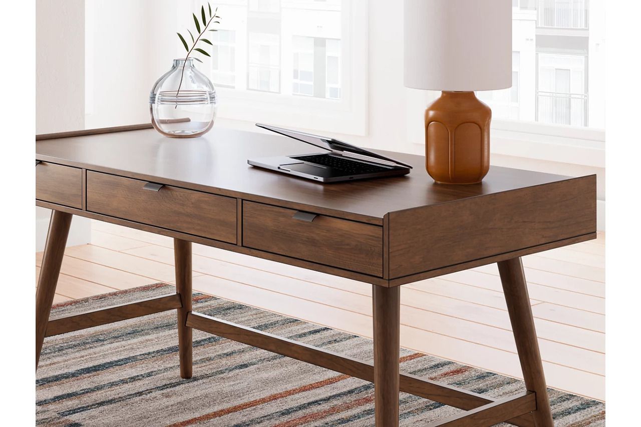 Lyncott 60 Inch Home Office Desk In Brown H61544