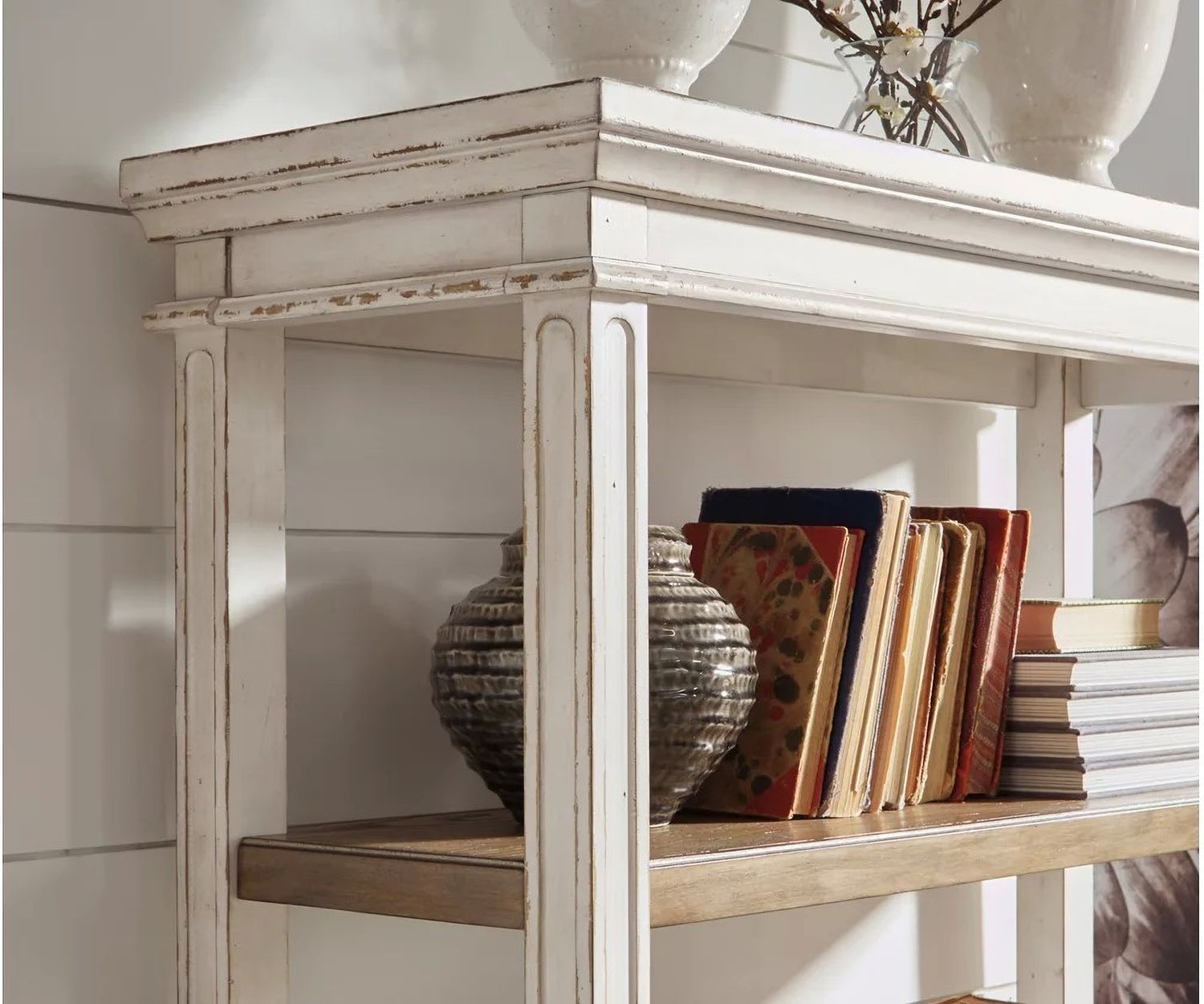 Realyn Bookcase H74370