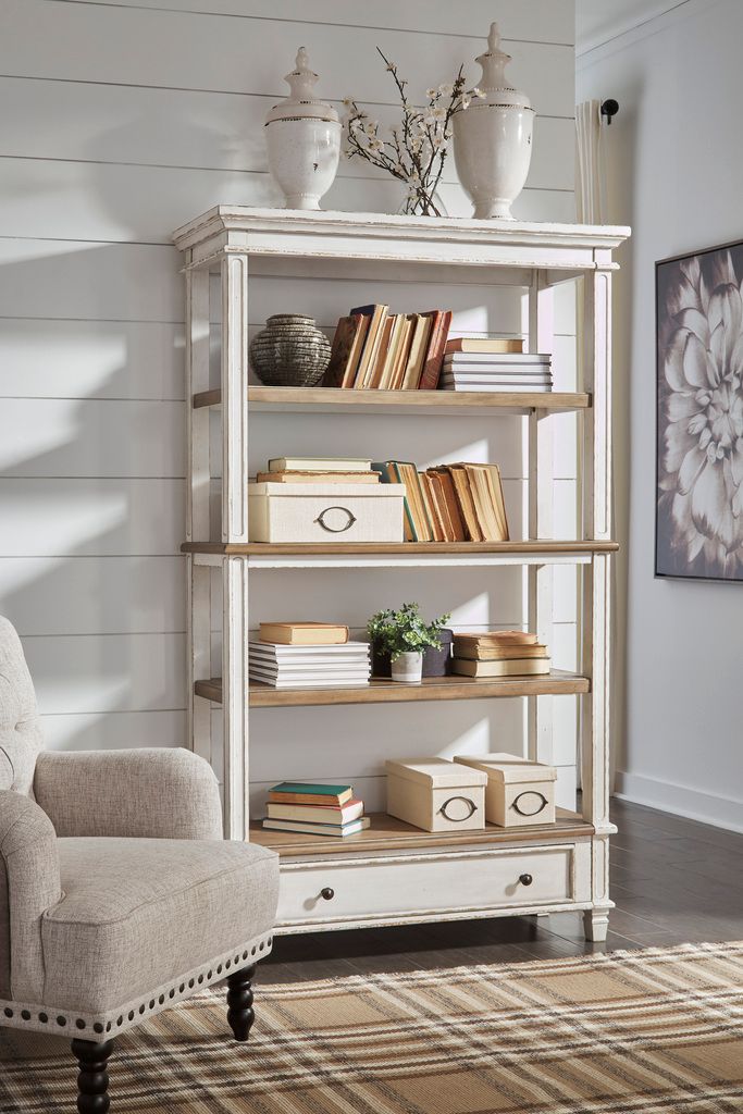 Realyn Bookcase H74370