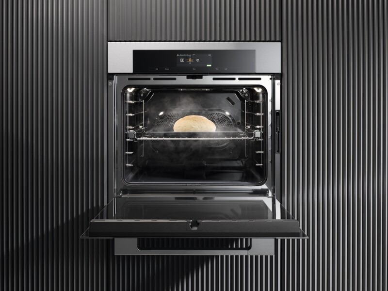 30 Inch Convection Oven in a combinable design with wireless precision probe. H7780BP